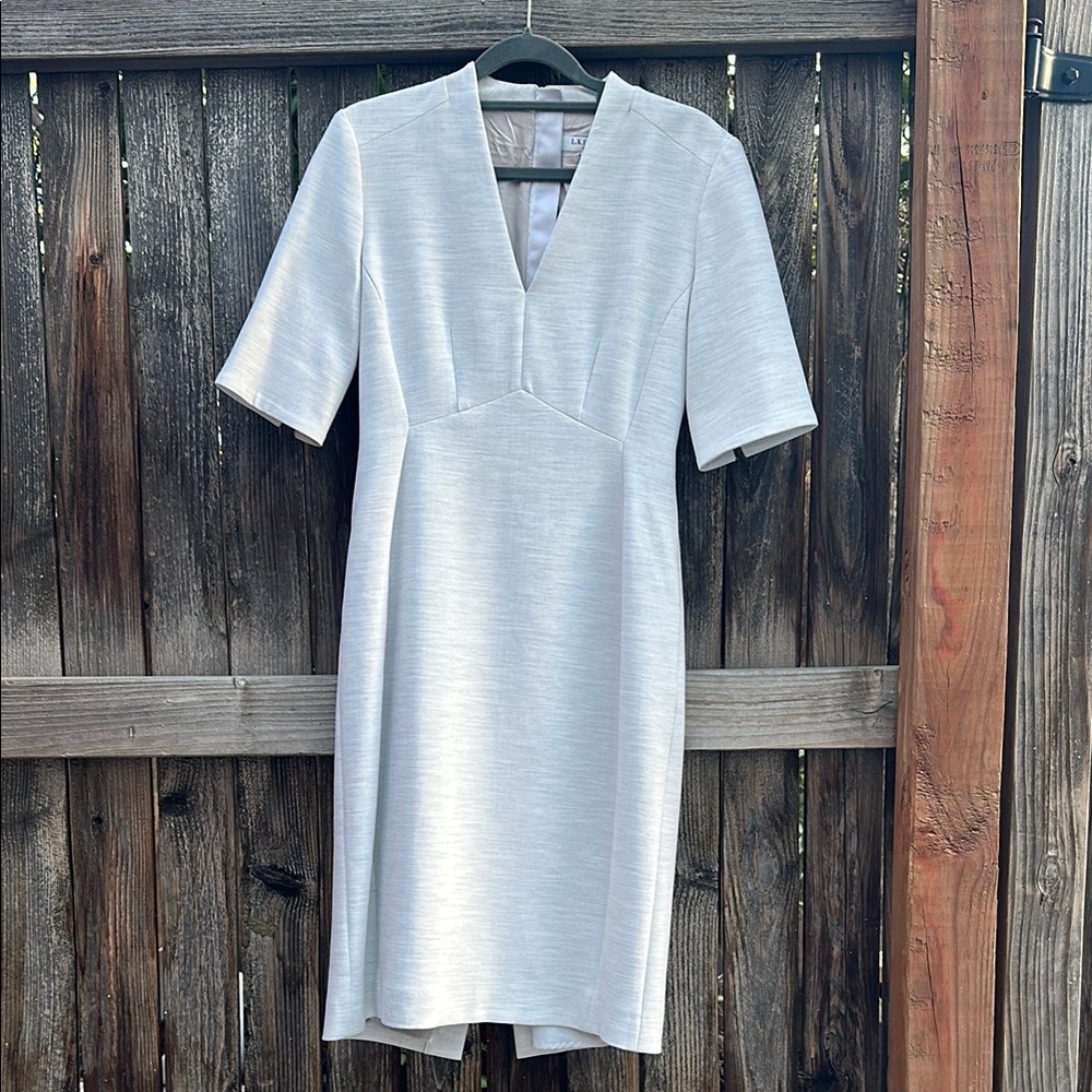 Elegant LK Bennett DR Handa Light Gray V-Neck Sheath Dress US size 6 UK size 10
